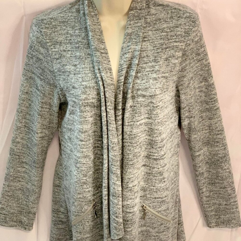Women's Light Grey Long-Sleeved Sweater with an Open Front and Pockets